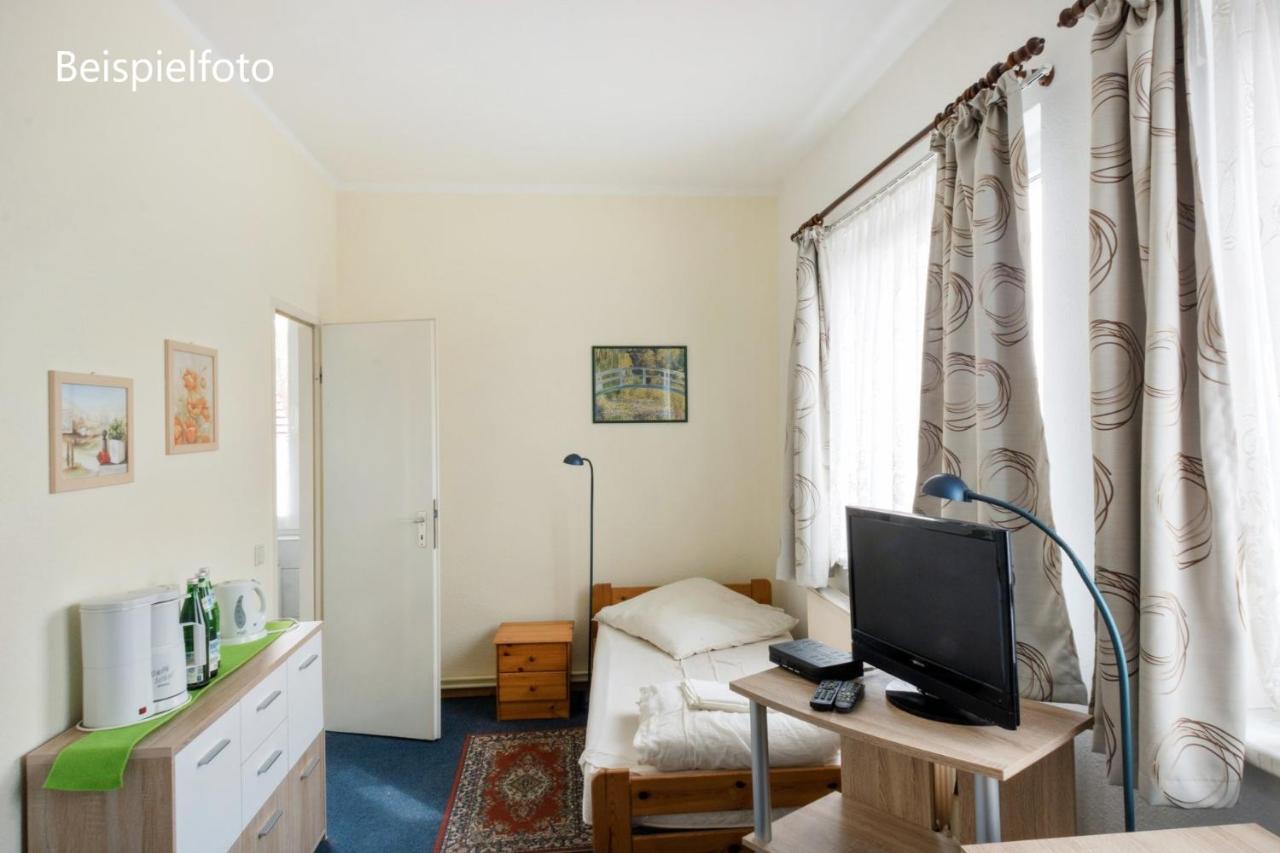 Pension Gp3, Zimmer Mit Kochnische Und Duschbad Vor Den Toren Berlins Dallgow-Doeberitz ภายนอก รูปภาพ